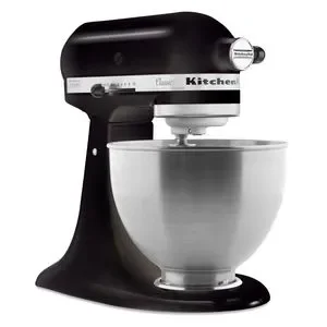 Técnico KitchenAid atendiendo batidoras KitchenAid en Panamá